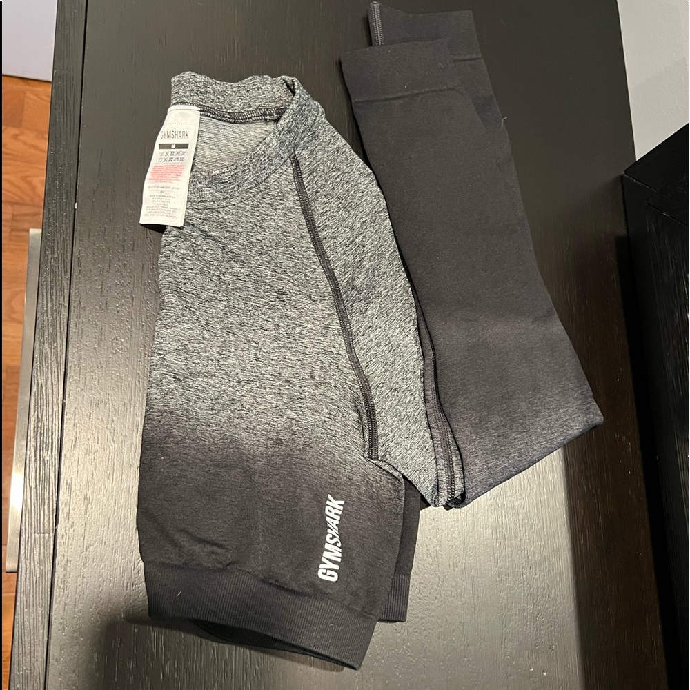 Gymshark Ombre Ling Sleeve. Size M.